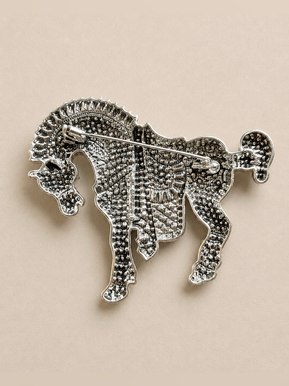 Huge gemstone horse sparkly brooch - Picture 4 of 4